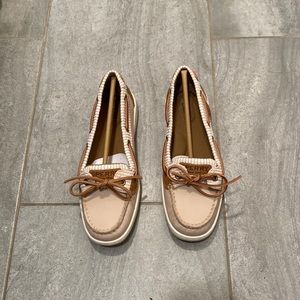 NWT Sperry Pink and White Anglefish Boat Shoes Size 7